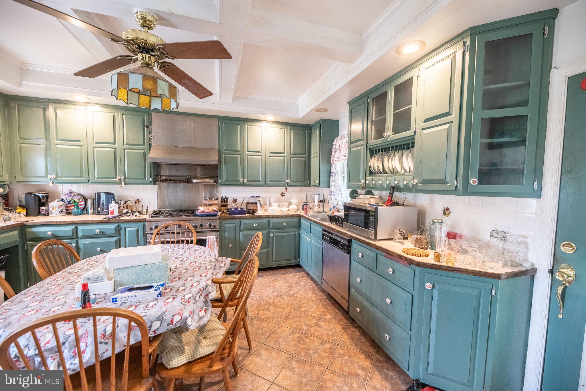 57 Diverty Road Pennington, NJ 08534 - Photo 10 of 86 Charming kitchen with vintage flair.