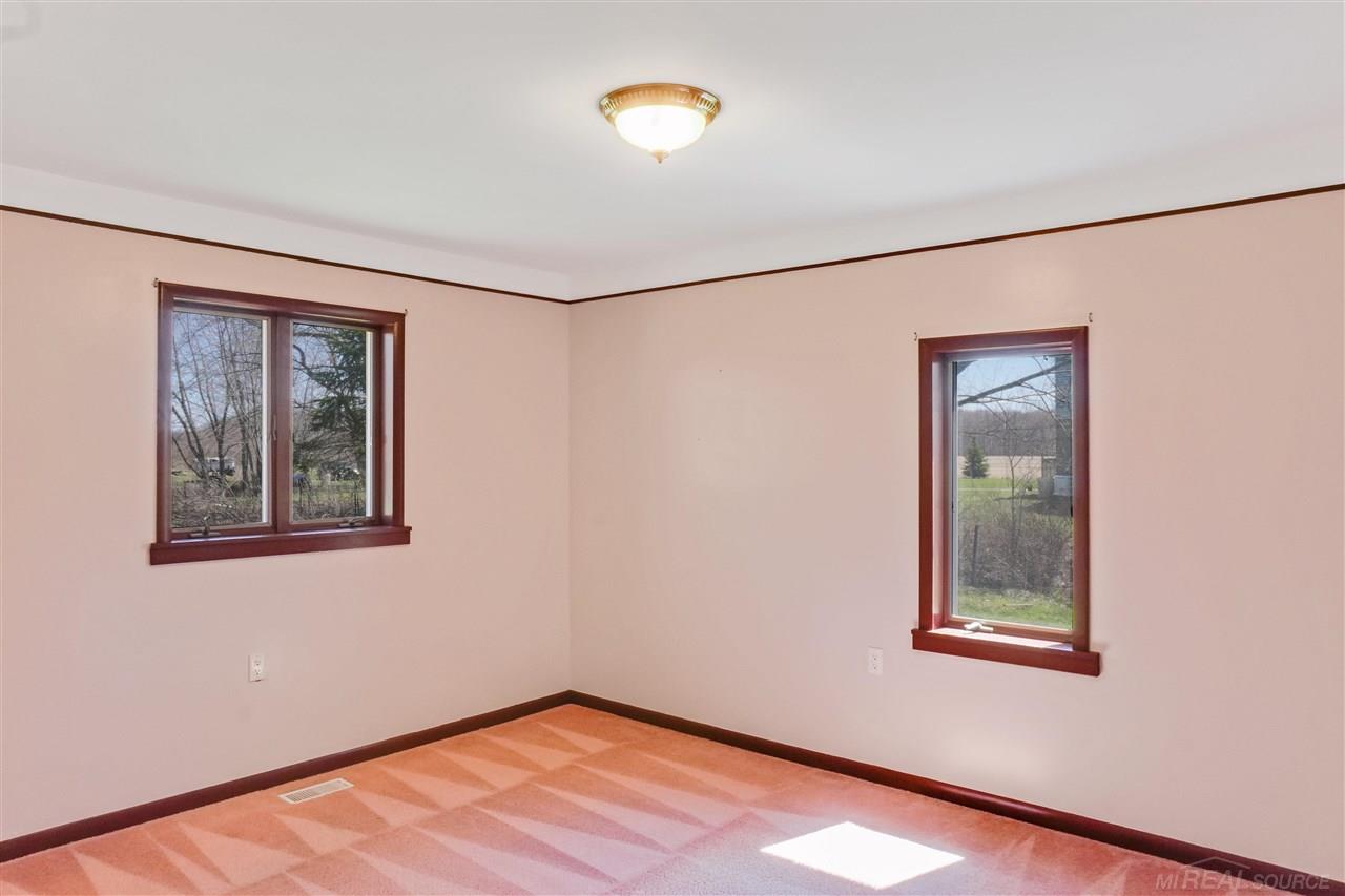 390 Palms Road Goodells, MI 48027 - Photo 18 of 39 50071660-17.JPG