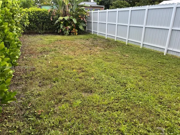 $2,500 | 626 West 17th Street, Unit 626, Hialeah, FL 33010
