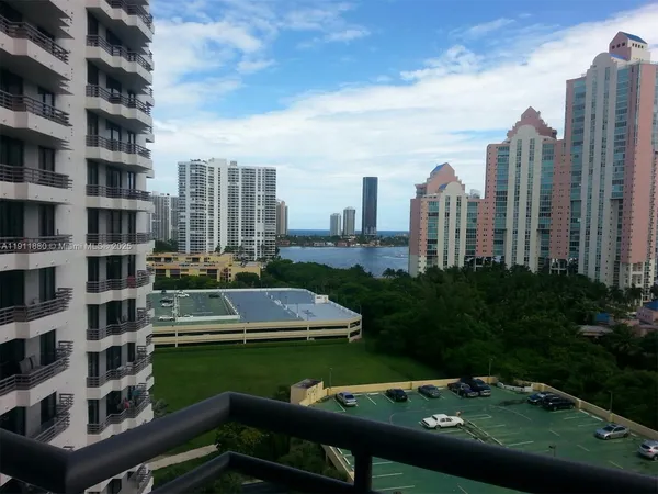 $2,600 | Aventura, Aventura, FL 33180