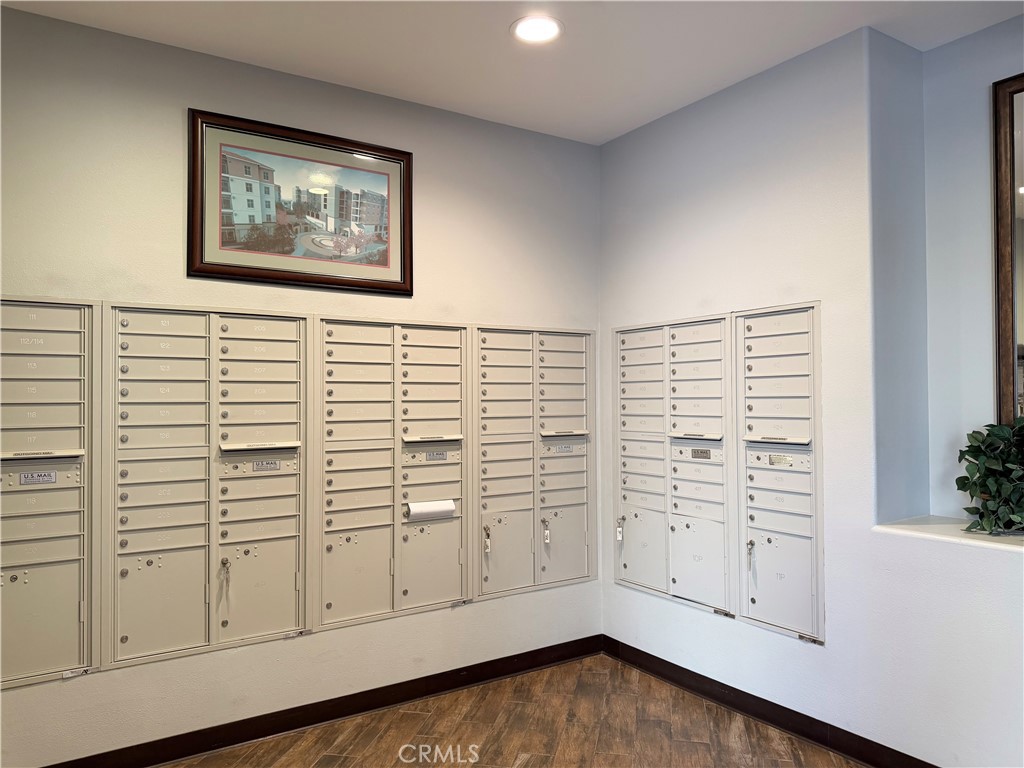 3740 Santa Rosalia Drive, Unit 425 Los Angeles, CA 90008 - Photo 20 of 24 a view of a small space