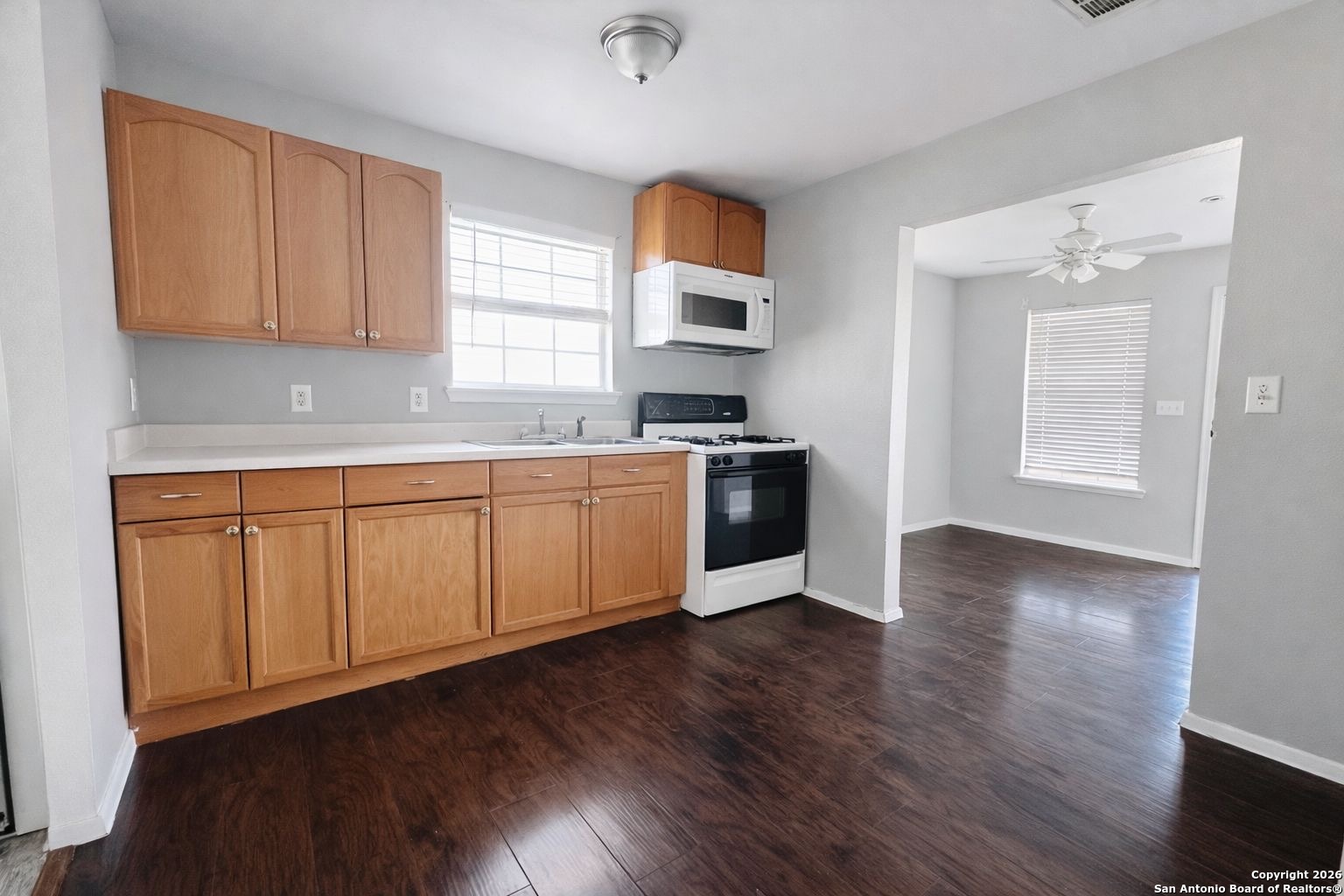 2008 Rivas Street San Antonio, TX 78228 - Photo 2 of 5