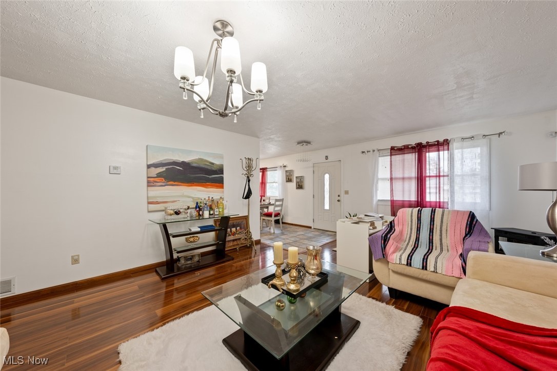 4245 Ridgeview Road Cleveland, OH 44144 - Photo 5 of 40 Gallery Image 5
