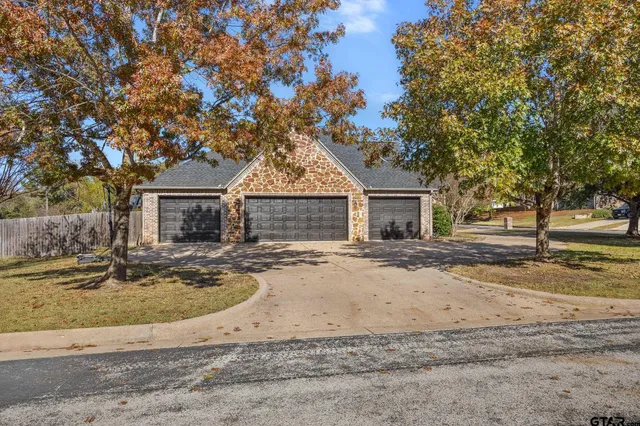$939,900 | 7107 Butterfly Crk Drive, Tyler, TX 75703