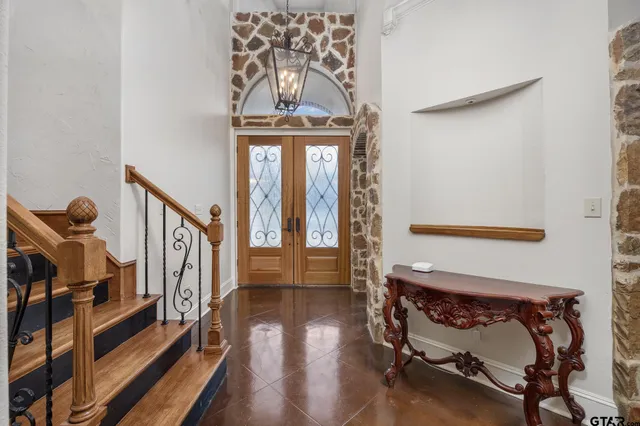 $939,900 | 7107 Butterfly Crk Drive, Tyler, TX 75703