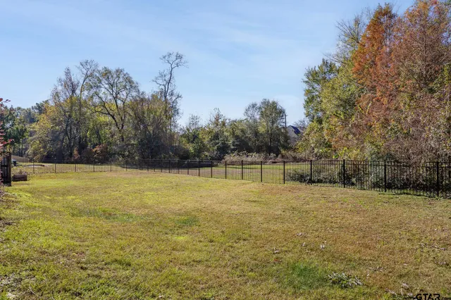 $939,900 | 7107 Butterfly Crk Drive, Tyler, TX 75703