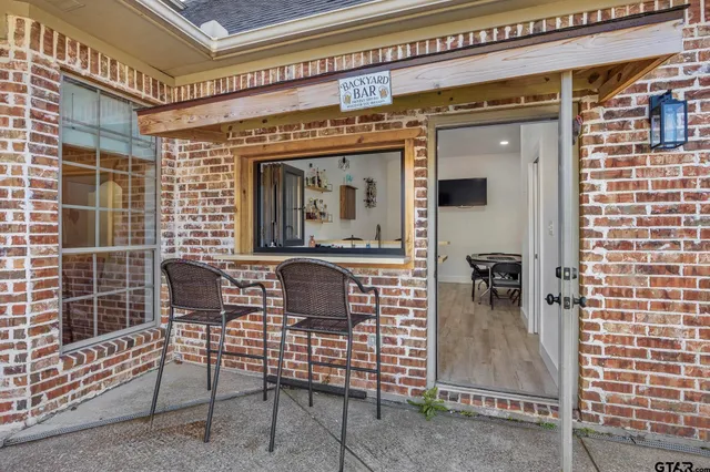 $939,900 | 7107 Butterfly Crk Drive, Tyler, TX 75703