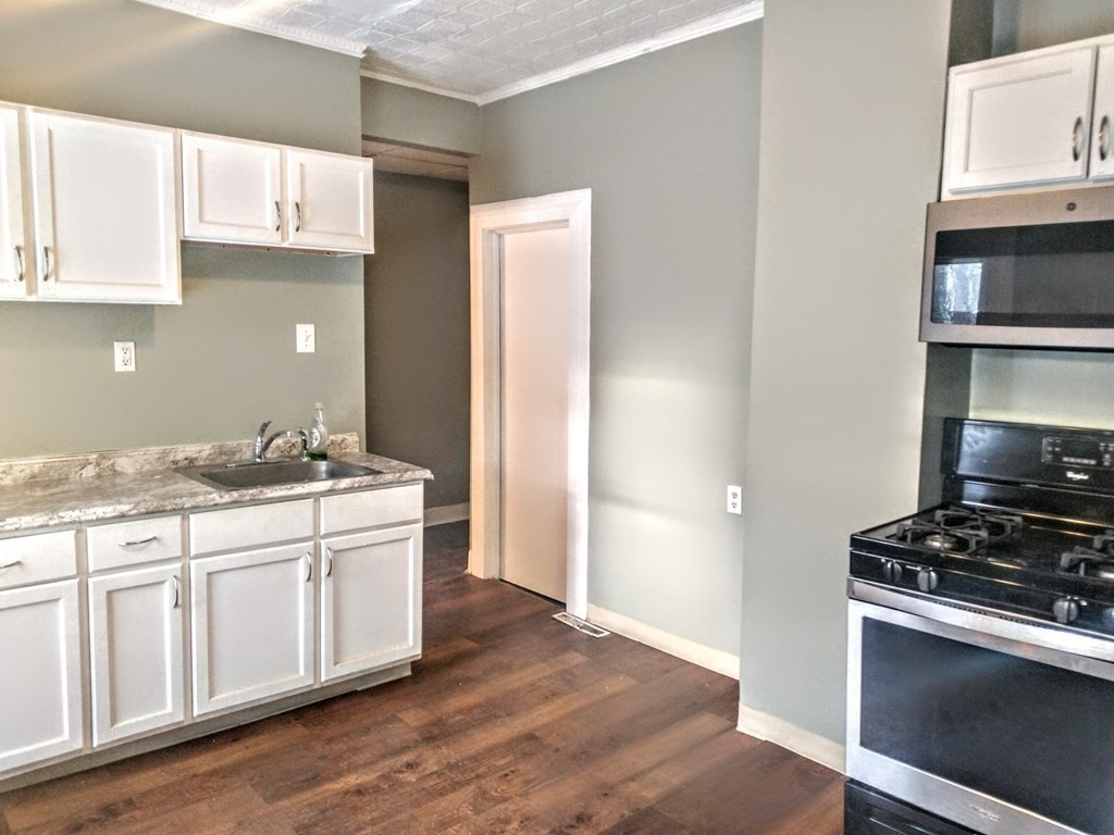 40 Maynard Street Springfield, MA 01109 - Photo 3 of 17 Gallery Image 3