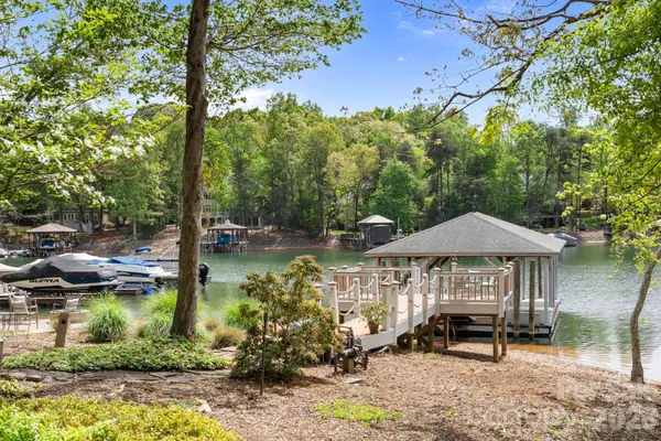 $2,150,000 | 7902 Chapel Creek Drive, Denver, NC 28037