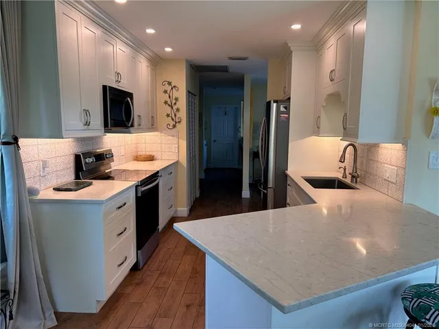 $679,000 | 1898 Southeast Coronado Lane, Stuart, FL 34996