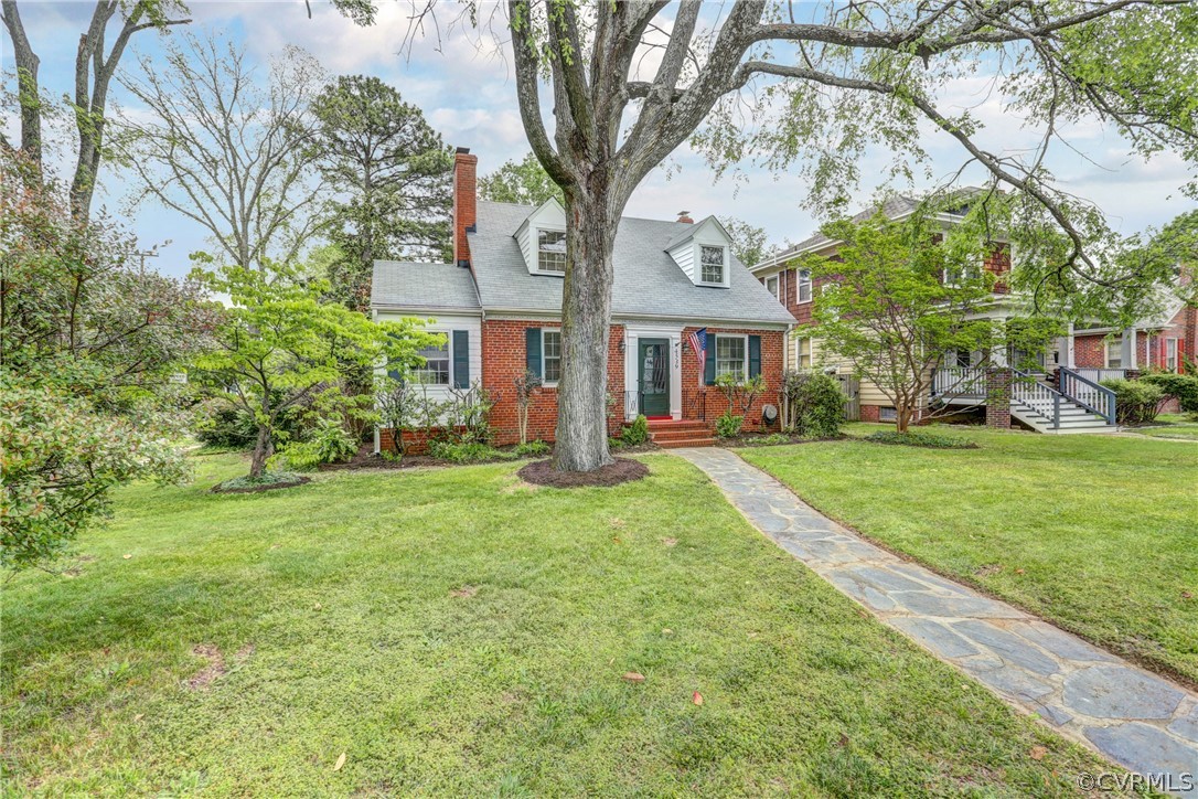 4539 Brook Road Richmond, VA 23227 - Photo 4 of 30 Gallery Image 4