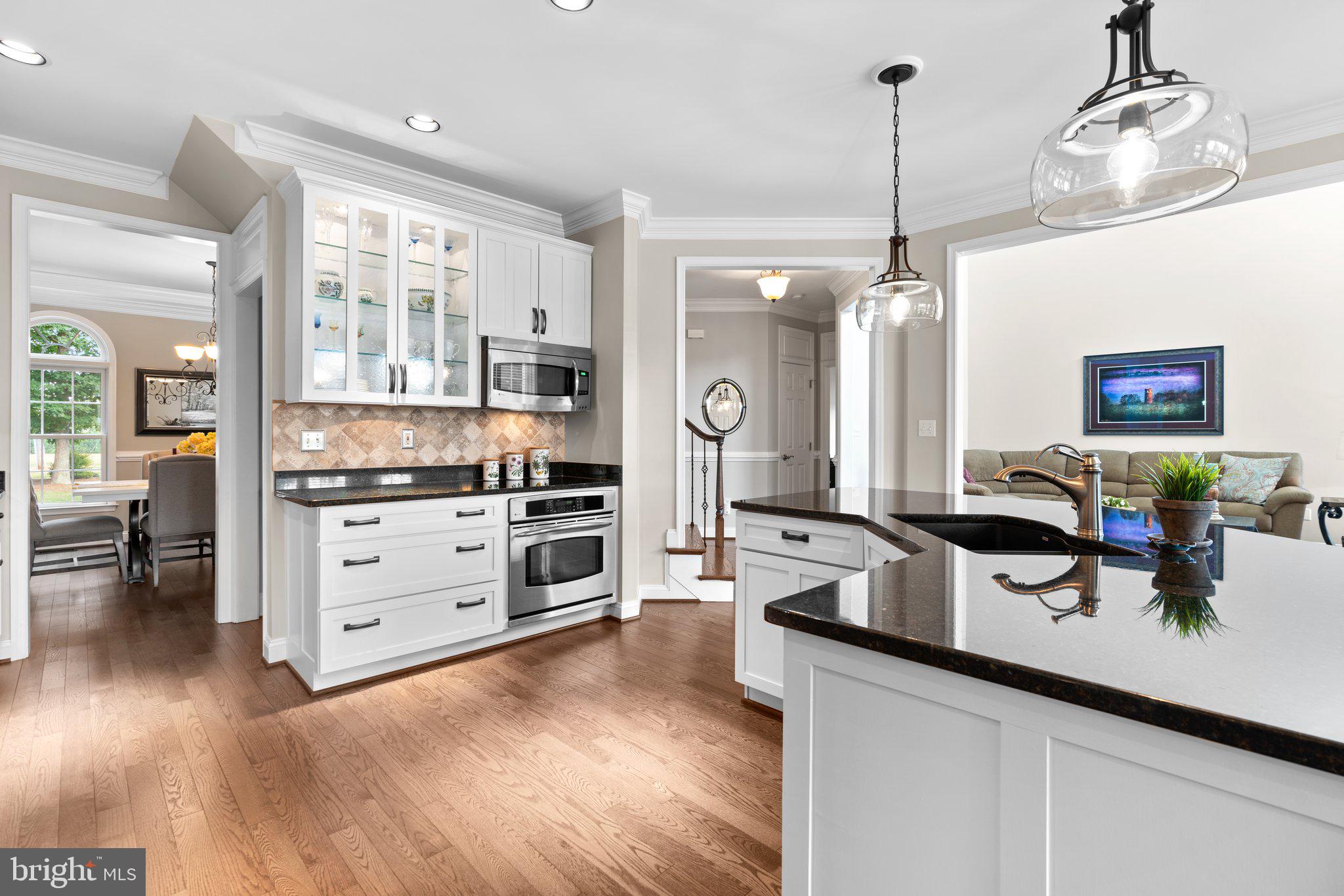 3020 Hobbs Road Glenwood, MD 21738 - Photo 16 of 108 Granite counters, stainless steel appliances.