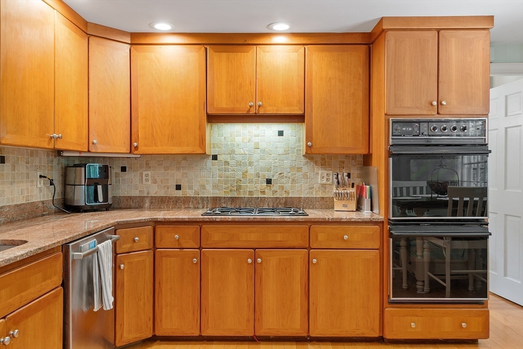 6 Needham Road Lynnfield, MA 01940 - Photo 16 of 42