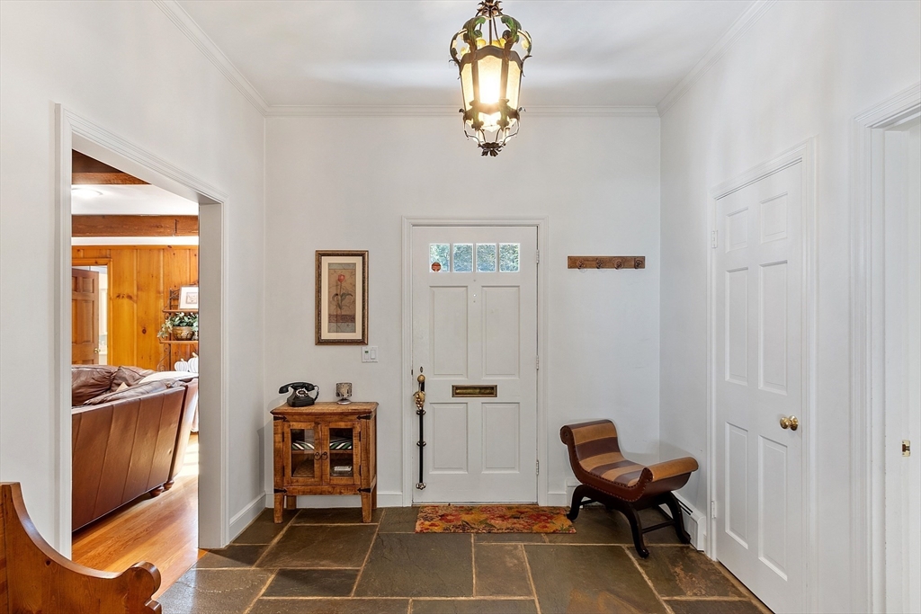 6 Needham Road Lynnfield, MA 01940 - Photo 4 of 42