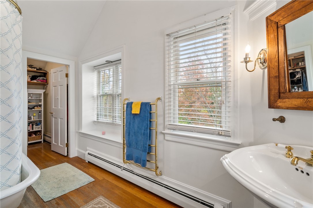 29 Overhill Road Warwick, RI 02818 - Photo 17 of 38 Gallery Image 17
