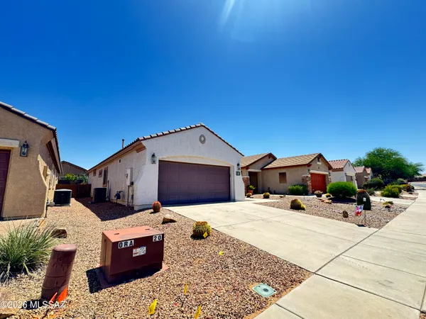 $259,900 | 335 West Calle Del Estribo, Sahuarita, AZ 85629