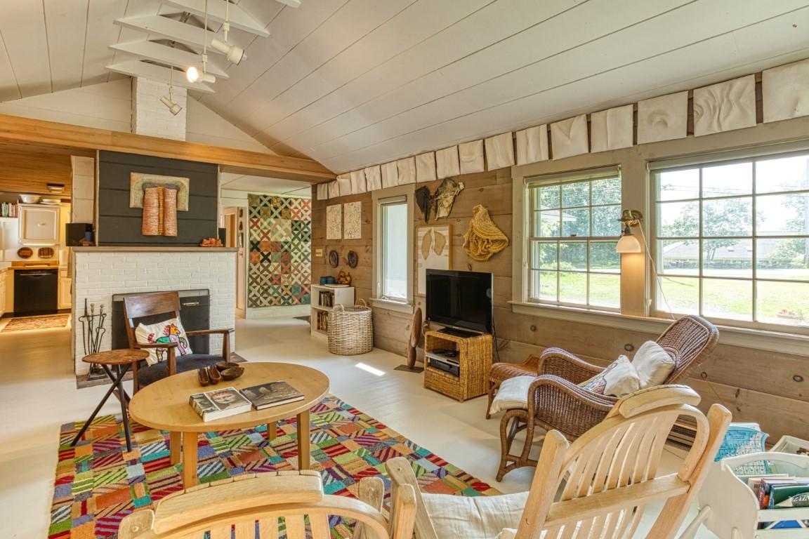 26 Sawyer's Island Road Boothbay, ME 04537 - Photo 8 of 24 Living Room