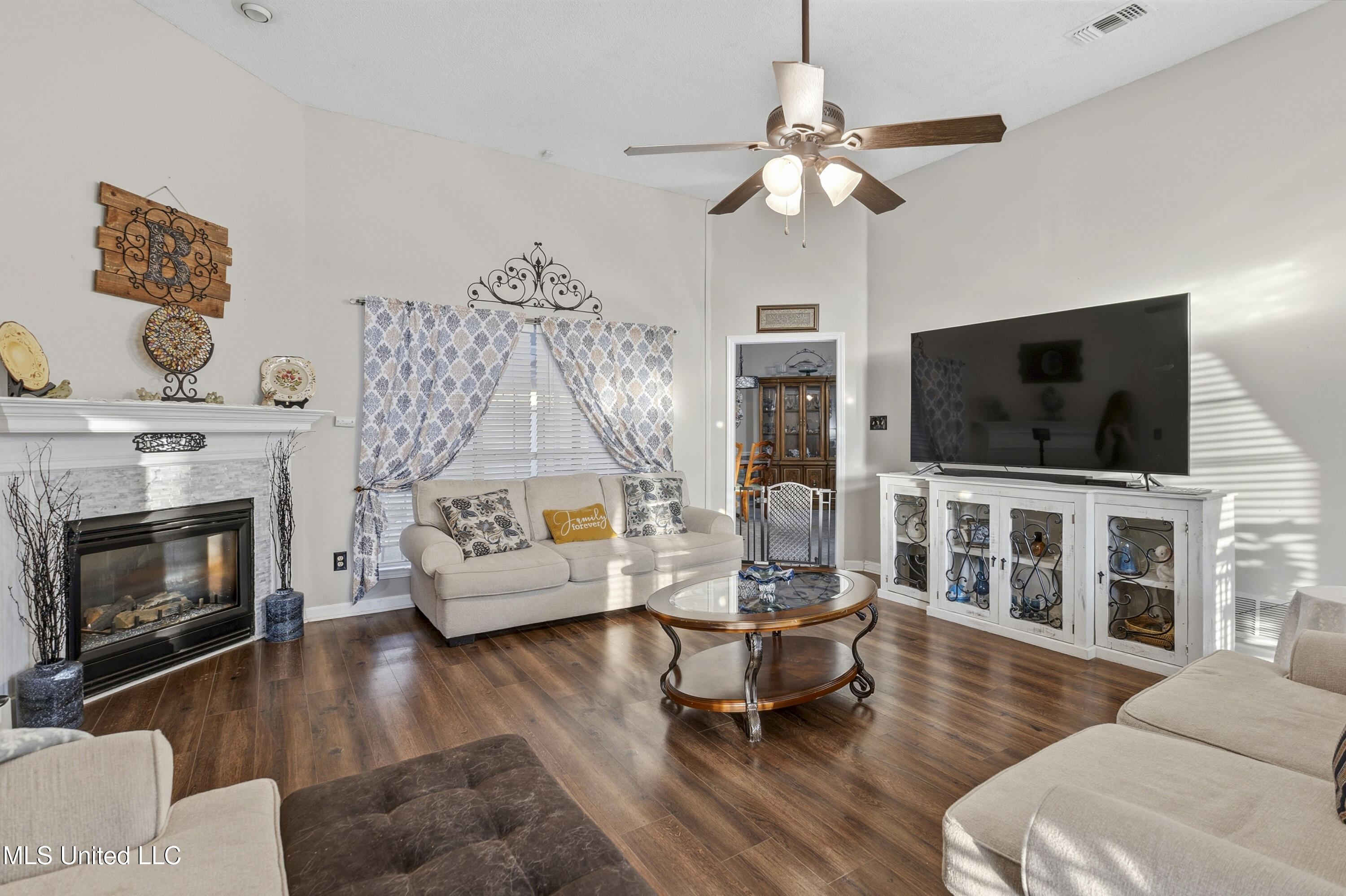 5696 Blocker Street Olive Branch, MS 38654 - Photo 3 of 24 DSC05923