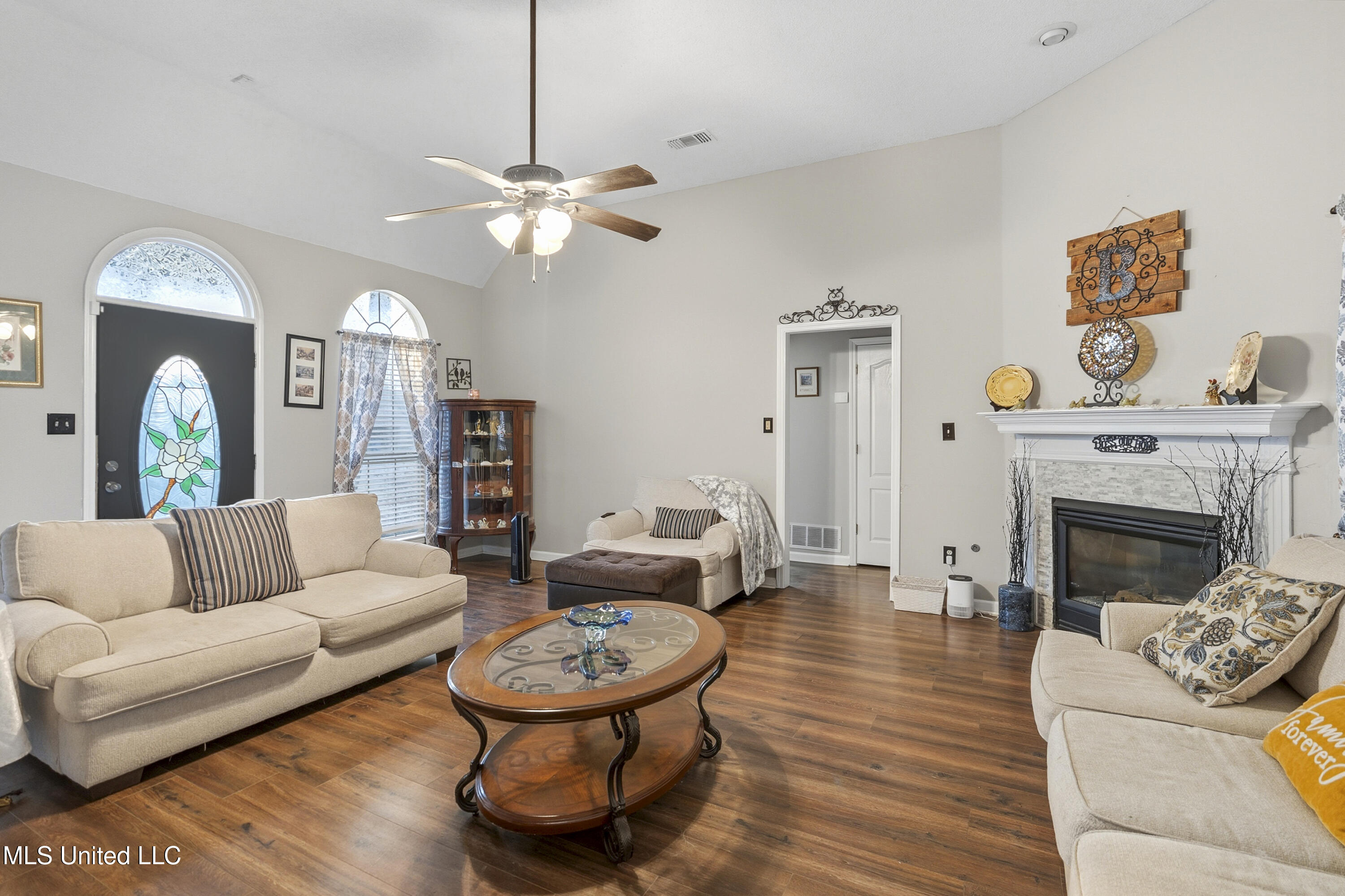 5696 Blocker Street Olive Branch, MS 38654 - Photo 4 of 24 DSC05929