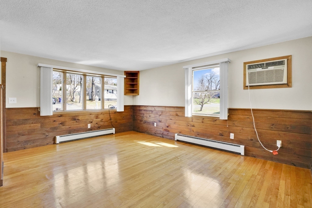 142 Louis Road Springfield, MA 01118 - Photo 11 of 40