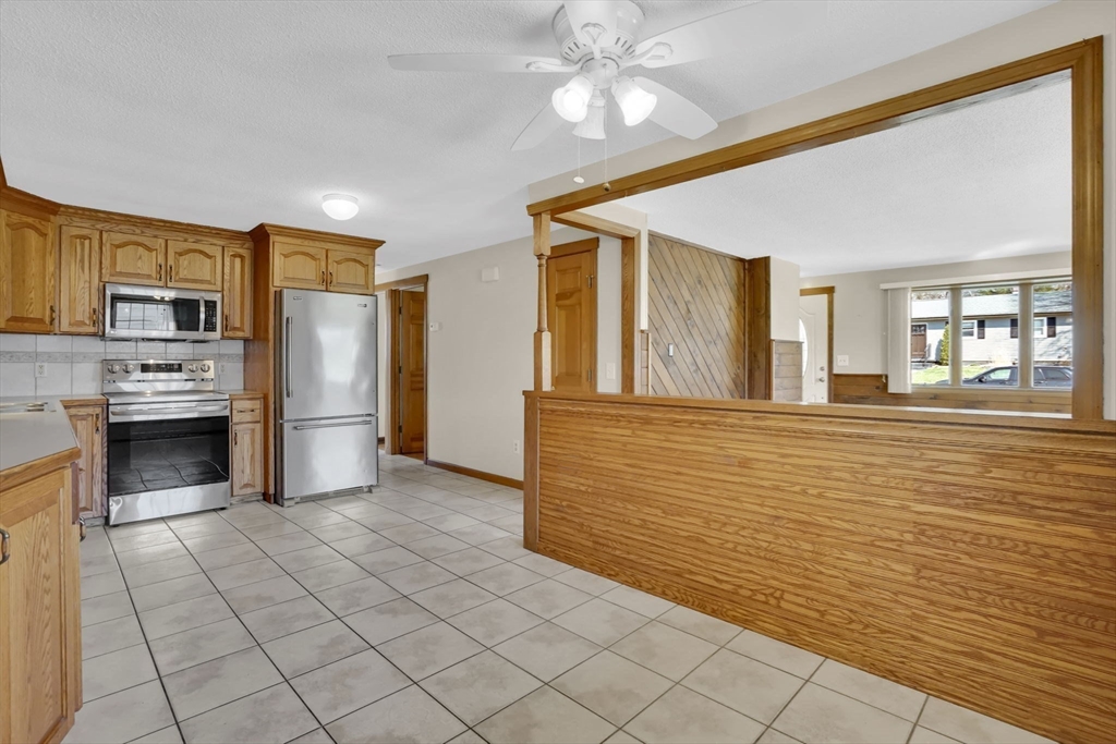 142 Louis Road Springfield, MA 01118 - Photo 5 of 40