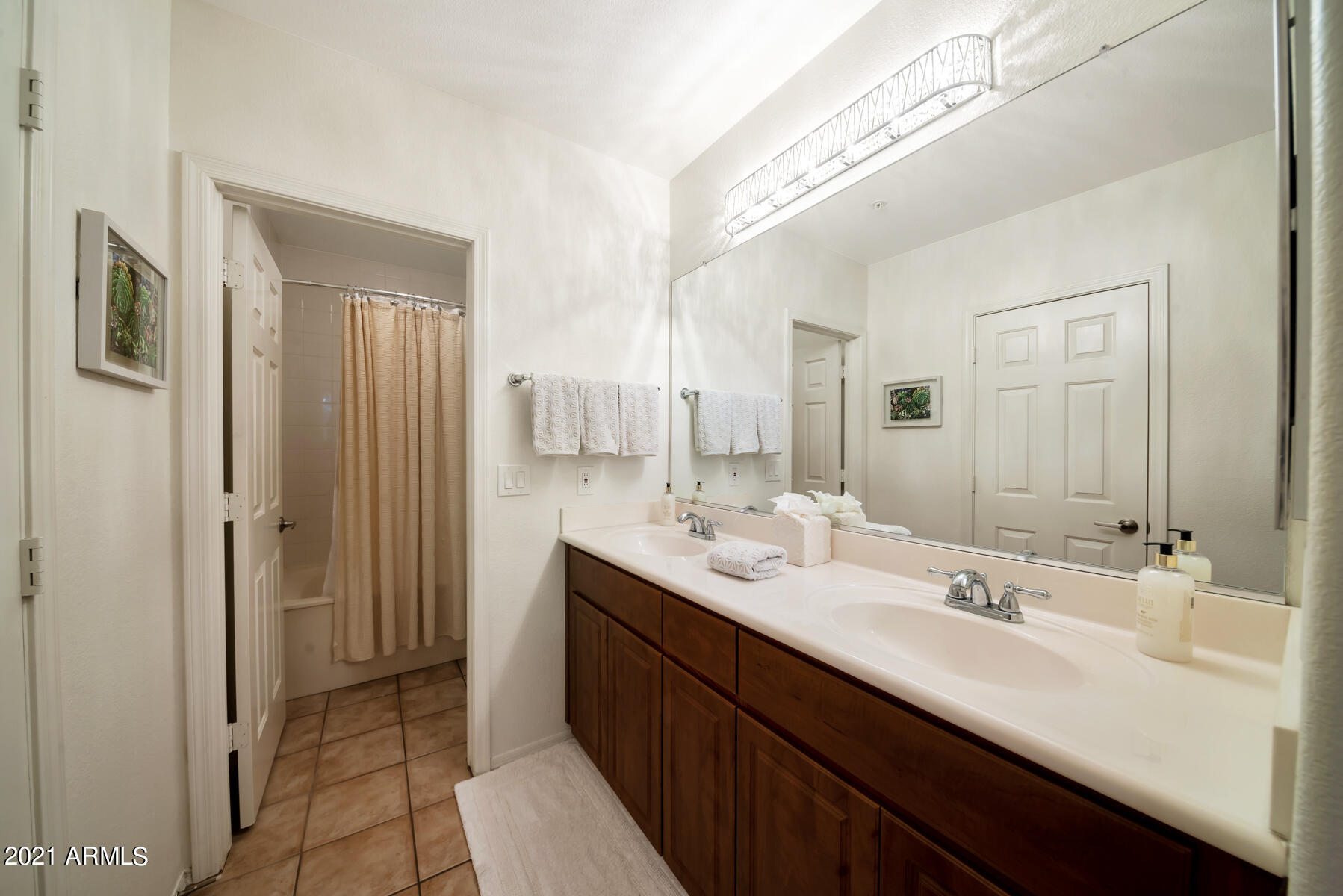 7575 East Indian Bend Road, Unit 2044 Scottsdale, AZ 85250 - Photo 13 of 33 Master Bath