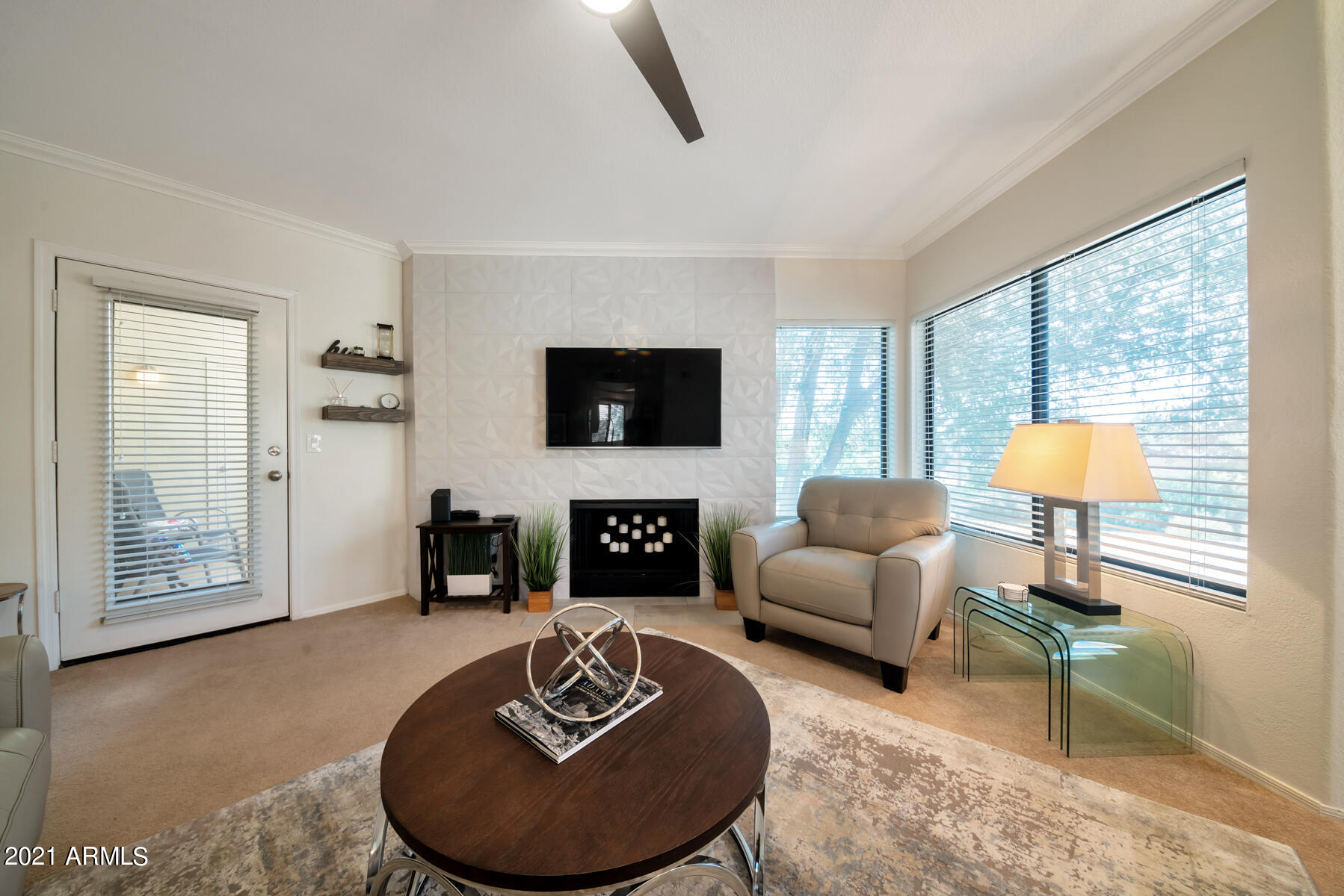 7575 East Indian Bend Road, Unit 2044 Scottsdale, AZ 85250 - Photo 5 of 33 Living Room