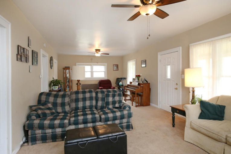 2430 Lamar Avenue Southwest Wyoming, MI 49519 - Photo 3 of 24 IMG_7326