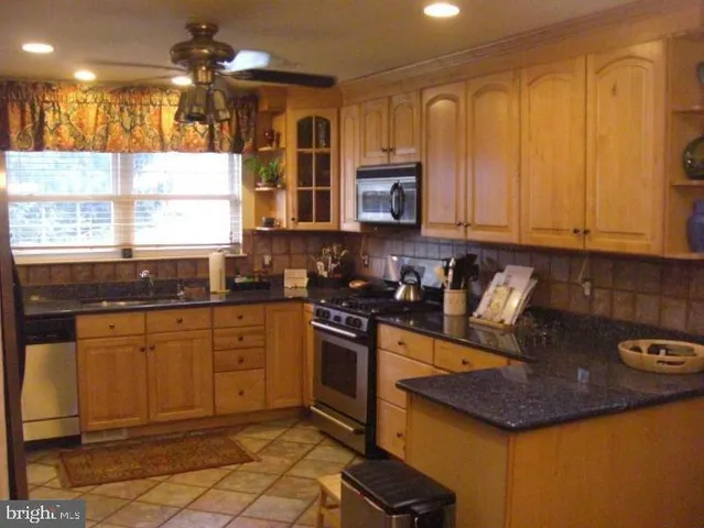 $3,200 | 18523 Mountain Laurel Terrace, Gaithersburg, MD 20879