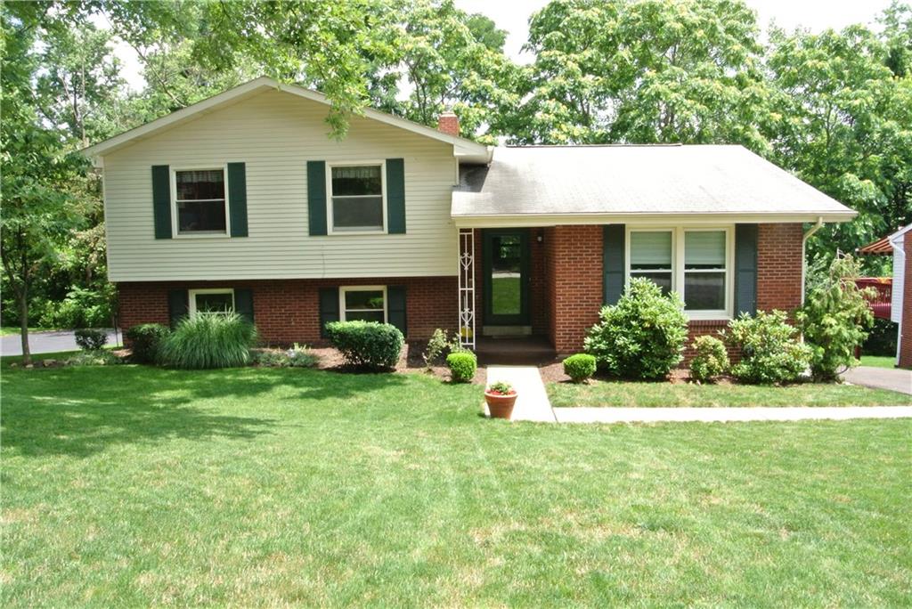 255 Foxcroft Road Pittsburgh, PA 15220 - Photo 1 of 24 Gallery Image 1