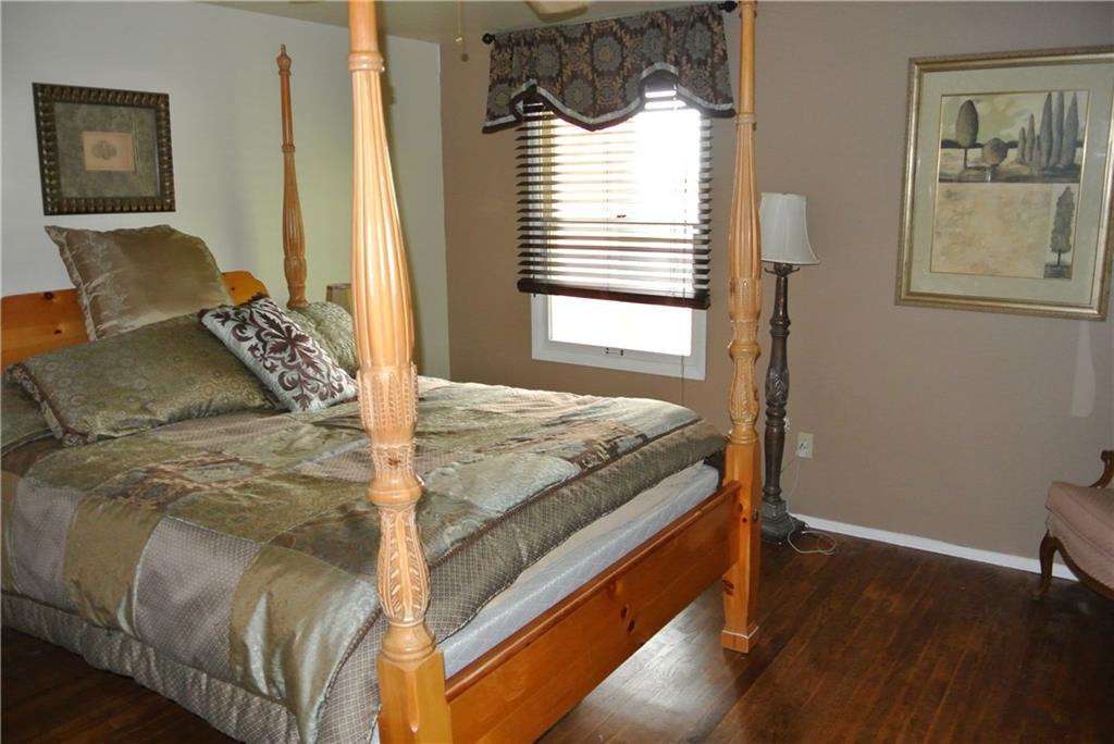 255 Foxcroft Road Pittsburgh, PA 15220 - Photo 12 of 24 Gallery Image 12