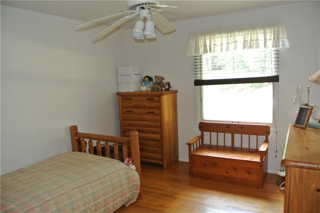 255 Foxcroft Road Pittsburgh, PA 15220 - Photo 14 of 24 Gallery Image 14