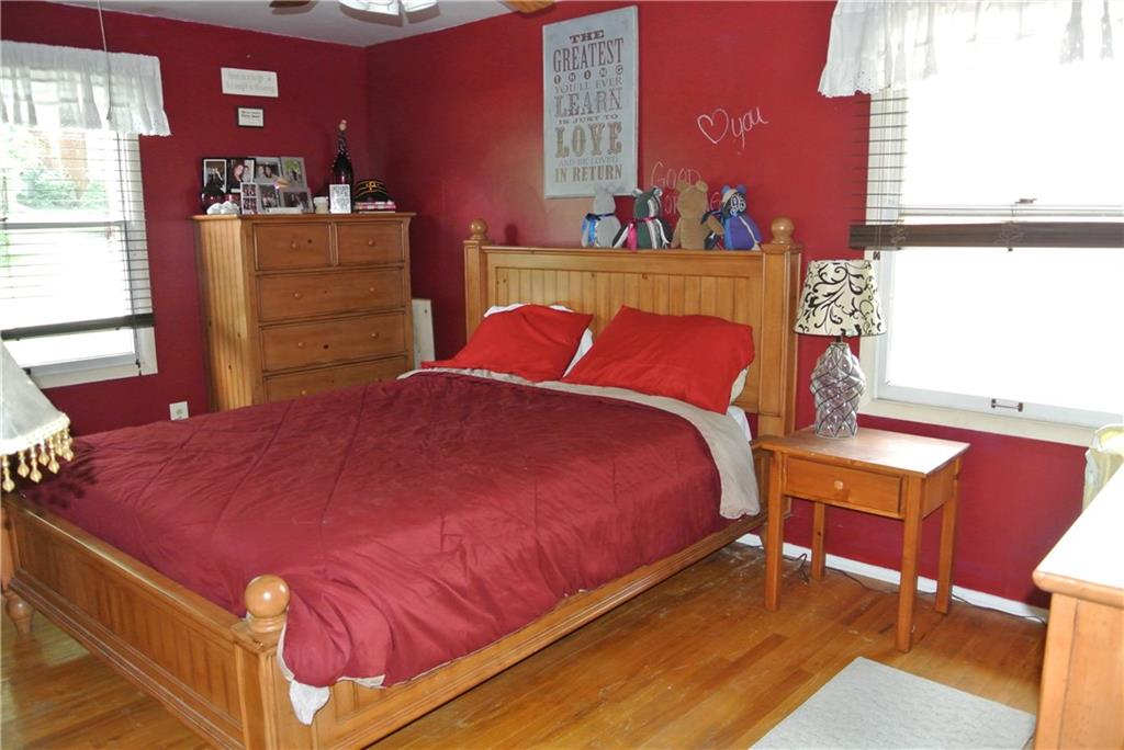 255 Foxcroft Road Pittsburgh, PA 15220 - Photo 15 of 24 Gallery Image 15