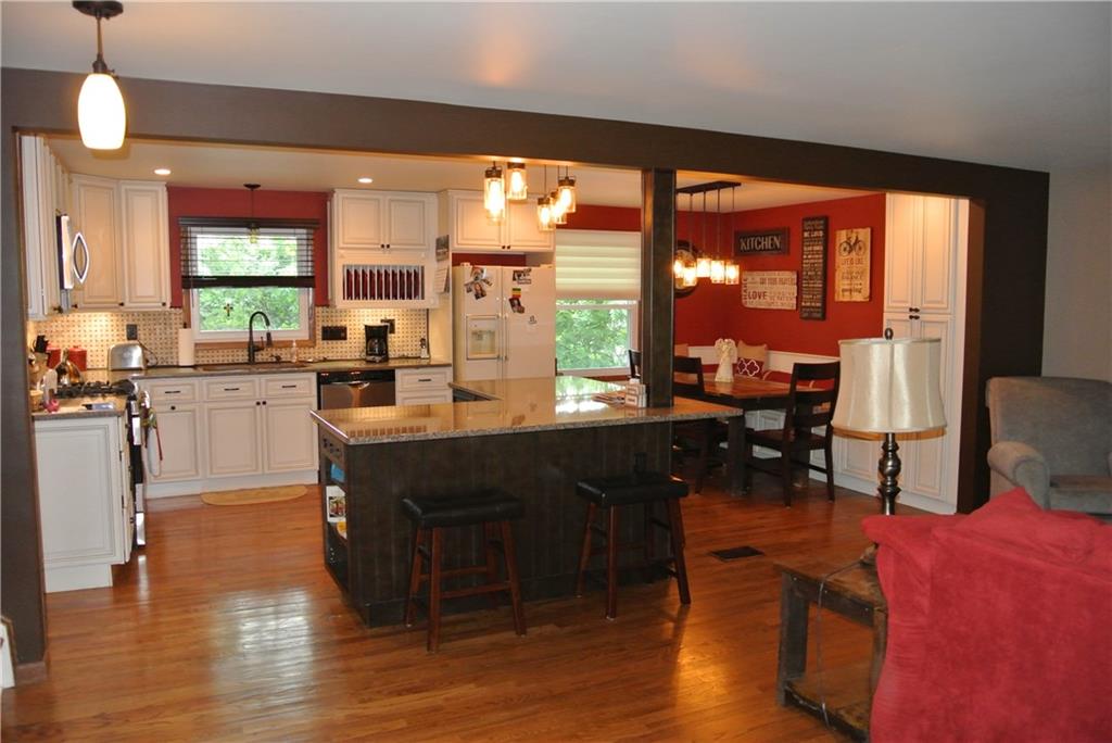255 Foxcroft Road Pittsburgh, PA 15220 - Photo 3 of 24 Gallery Image 3