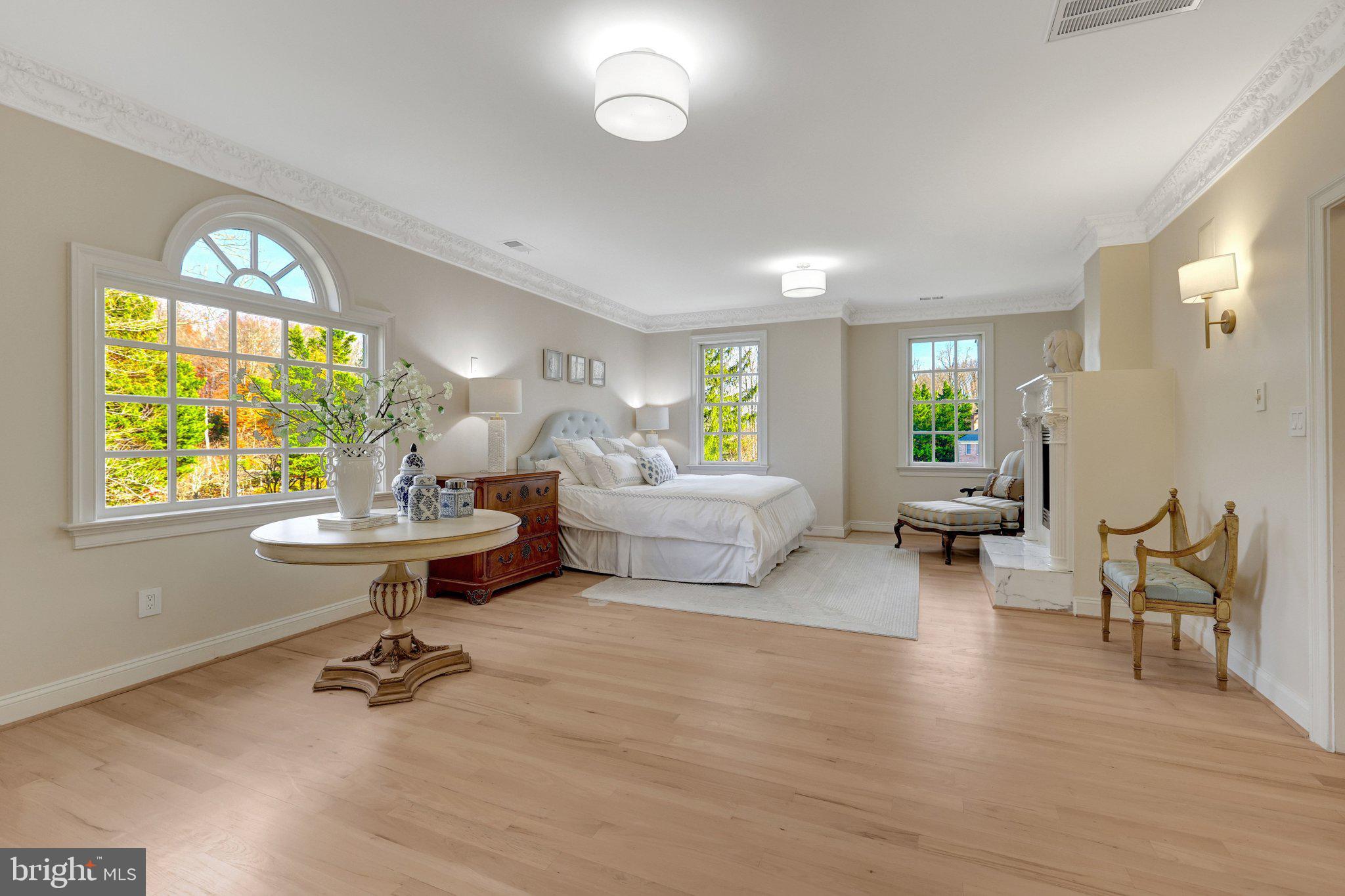 1106 Mill Ridge McLean, VA 22102 - Photo 47 of 85 a living room with furniture and a table