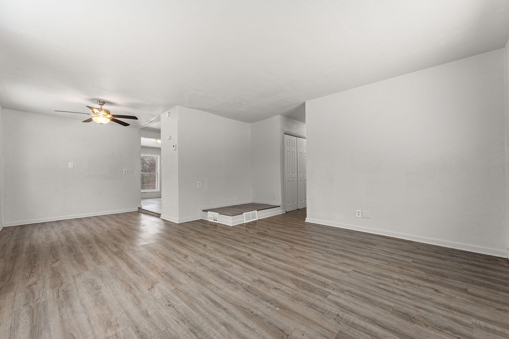 4079 Missouri Street Hobart, IN 46342 - Photo 2 of 15 2048x1365