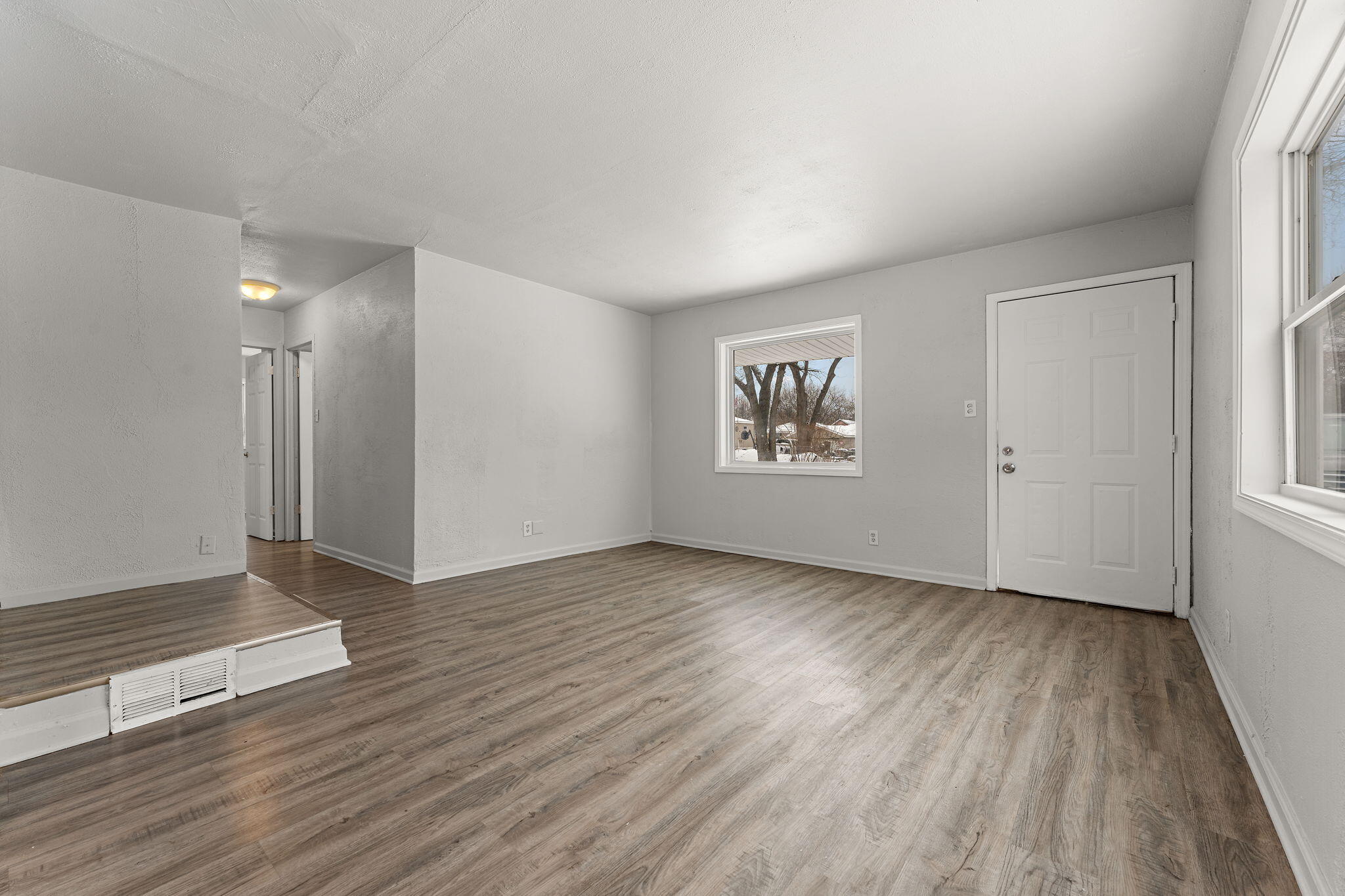 4079 Missouri Street Hobart, IN 46342 - Photo 4 of 15 2048x1365