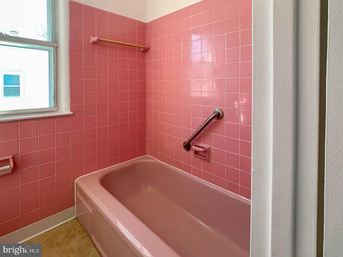 1567 Parklane Road Swarthmore, PA 19081 - Photo 21 of 23 a bathroom with a bath tub