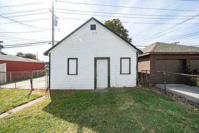 $215,000 | 2656 10th Street, Wyandotte, MI 48192