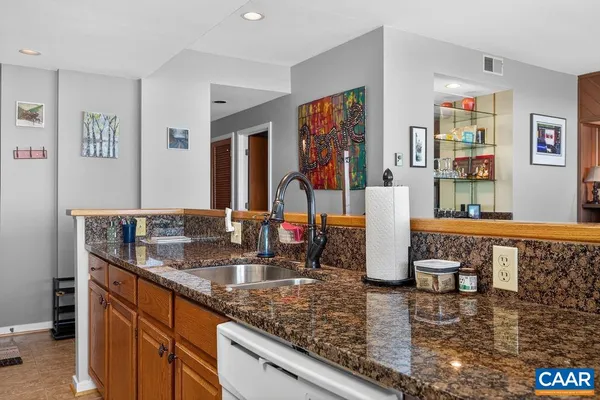 $415,000 | 1710 High Ridge, Roseland, VA 22967