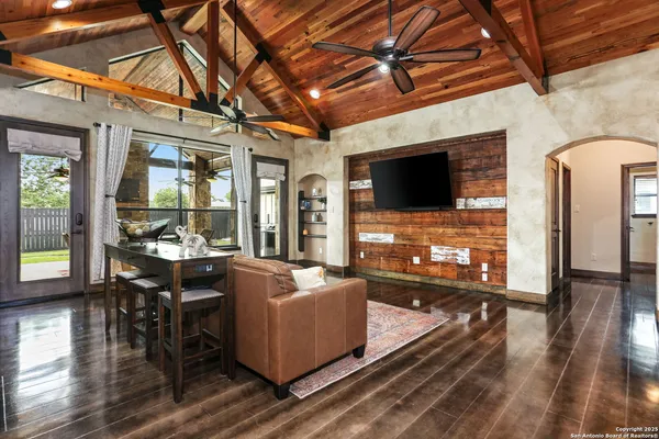 $595,000 | 303 Schneider Street, Poth, TX 78147