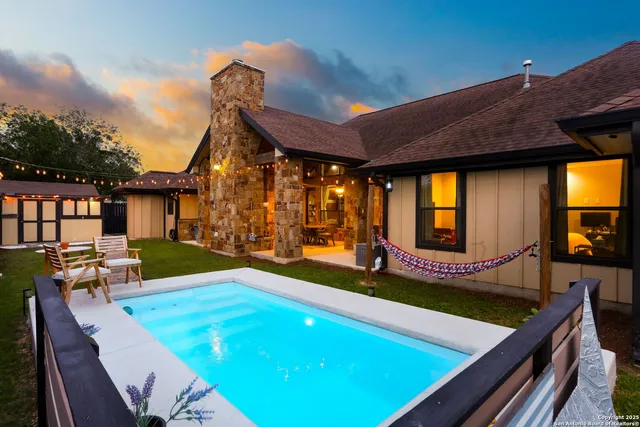 $600,000 | 303 Schneider Street, Poth, TX 78147