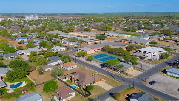 $595,000 | 303 Schneider Street, Poth, TX 78147