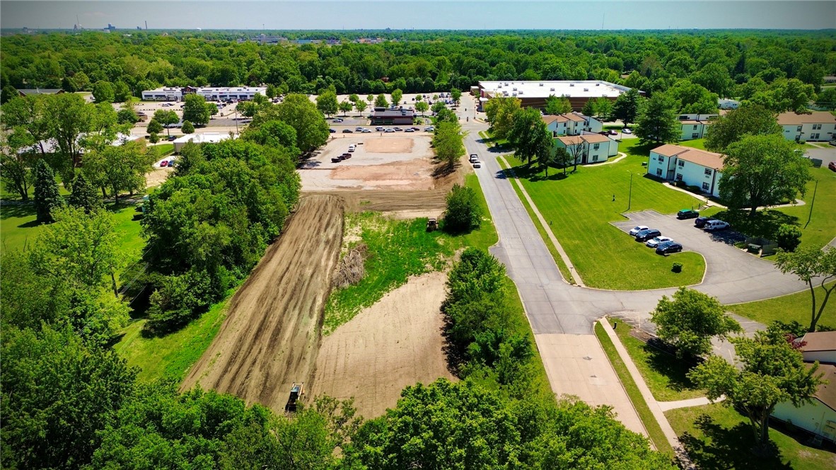 240 West Mound Road Decatur, IL 62526 - Photo 2 of 6