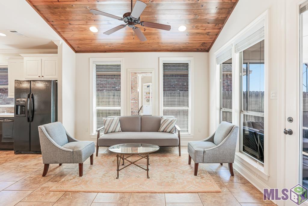 8814 Foxgate Drive Baton Rouge, LA 70809 - Photo 12 of 30 Gallery Image 12