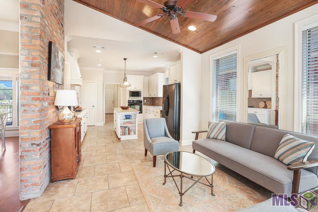 8814 Foxgate Drive Baton Rouge, LA 70809 - Photo 13 of 30 Gallery Image 13