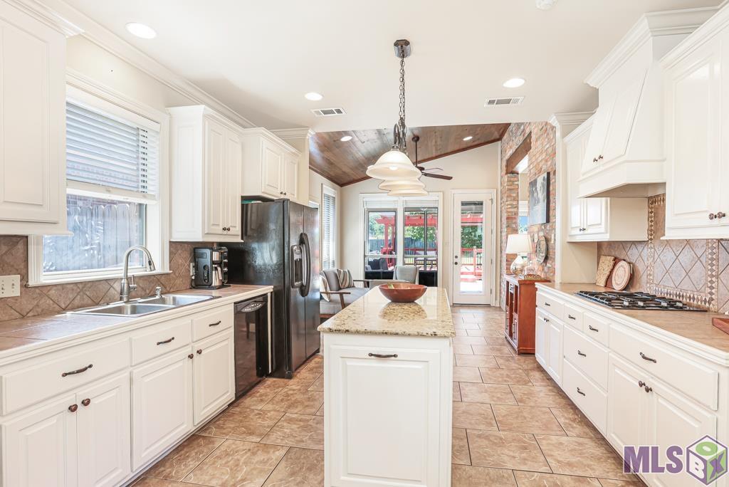 8814 Foxgate Drive Baton Rouge, LA 70809 - Photo 15 of 30 Gallery Image 15
