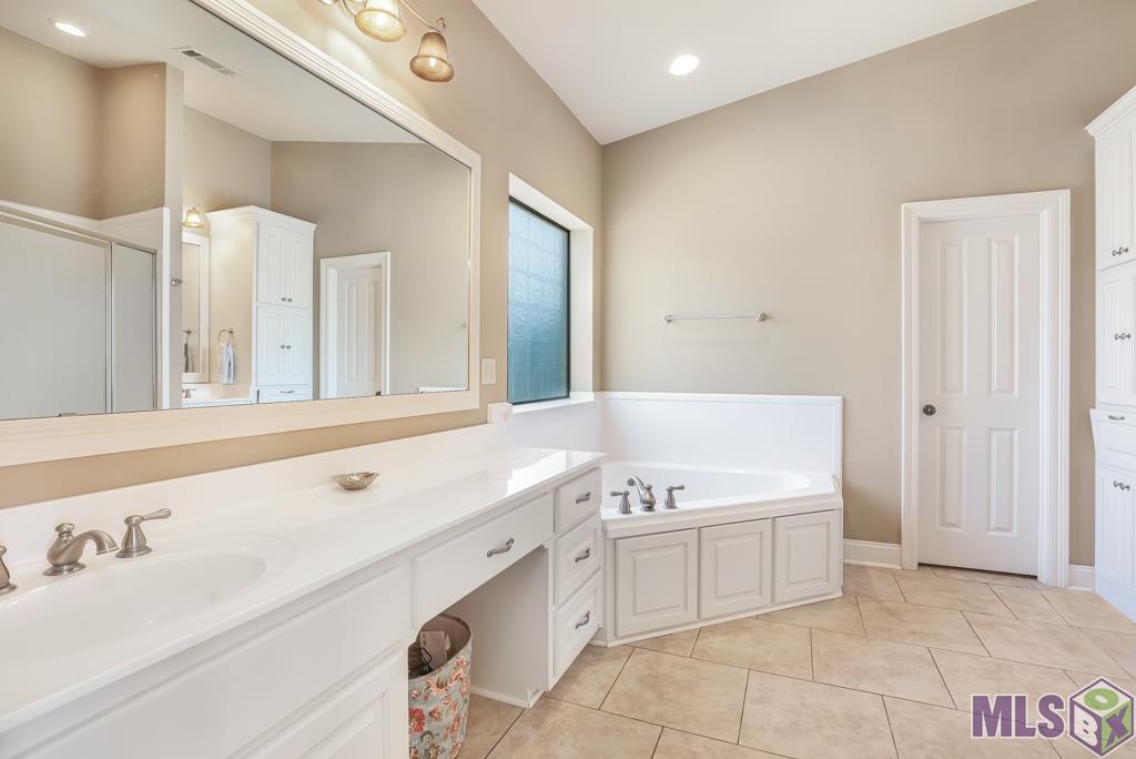 8814 Foxgate Drive Baton Rouge, LA 70809 - Photo 19 of 30 Gallery Image 19