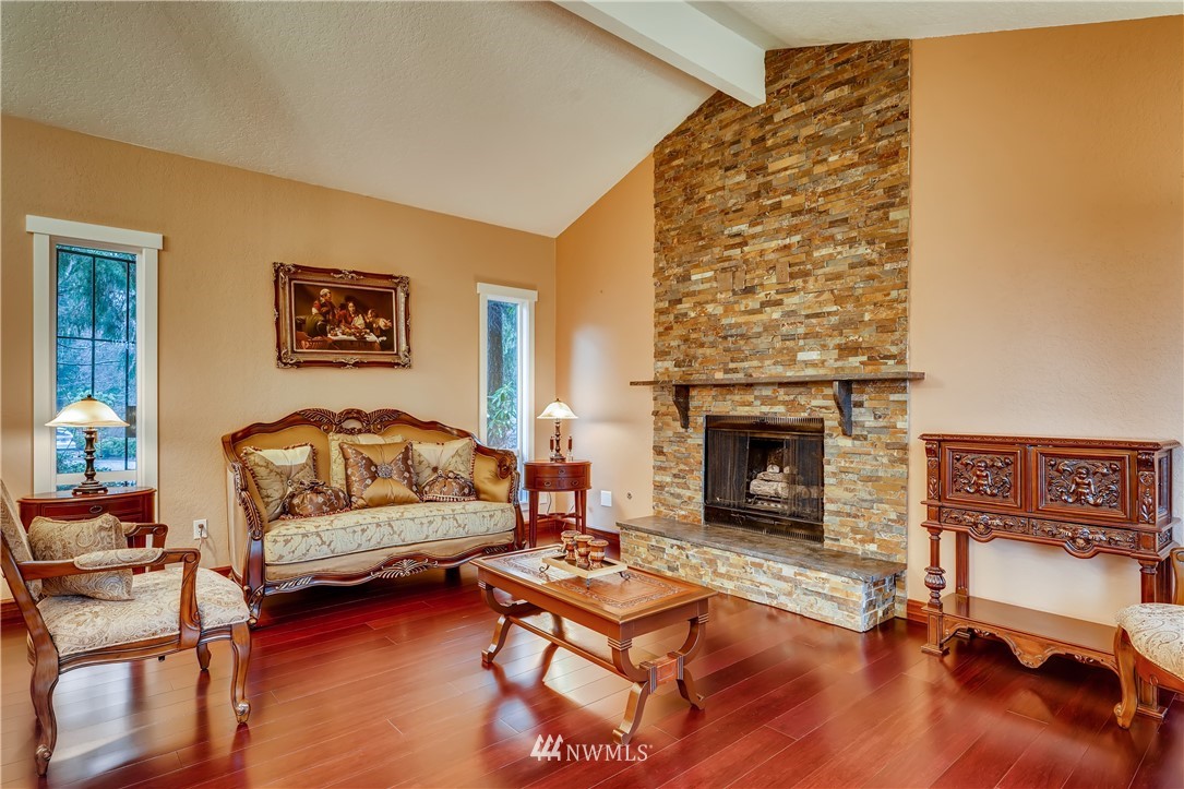 17630 17th Drive Southeast Bothell, WA 98012 - Photo 4 of 27 Gallery Image 4