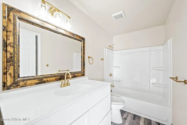 $559,000 | 11448 West Meadowview Lane, Nine Mile Falls, WA 99026